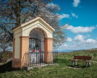 DROBN&Eacute; SAKR&Aacute;LN&Iacute; STAVBY OPĚT OD &Uacute;NORA